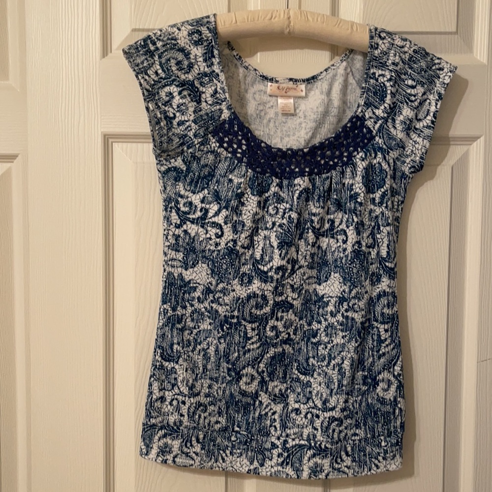 Self Esteem Size Medium Blue Print Knit Top